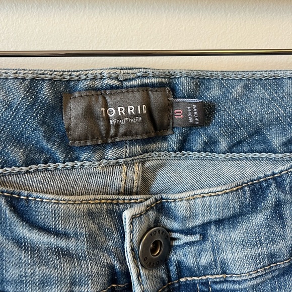 TORRID jean shorts! in perfect condition! - Picture 3 of 3
